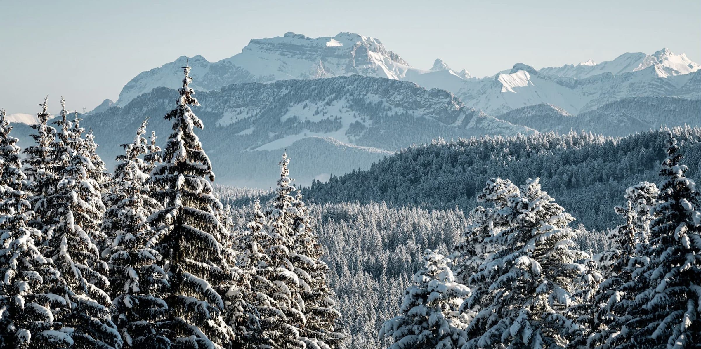 Vue sur les pistes du Revard, au-dessus de Chambéry