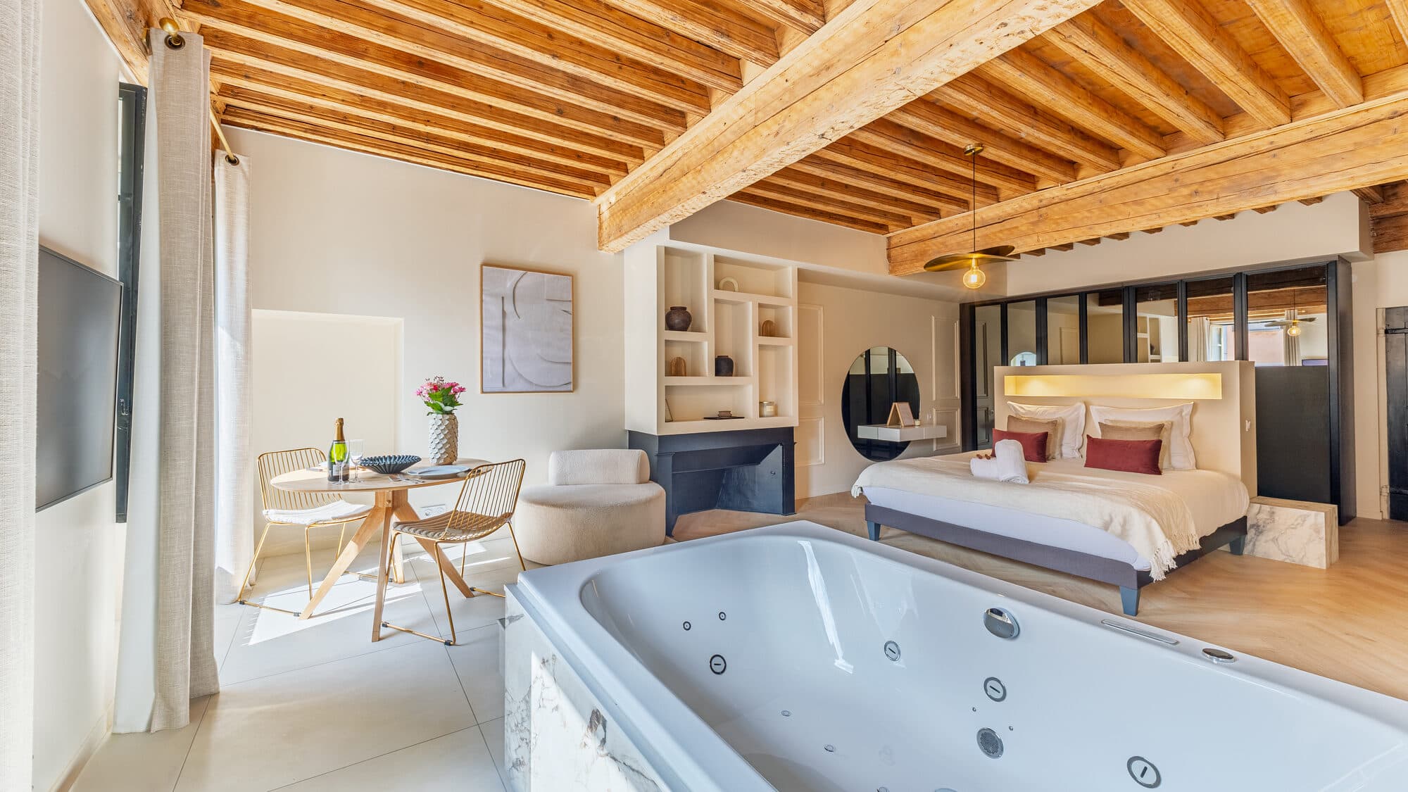Suite Pure Haven avec balnéo privative, vieux Chambéry